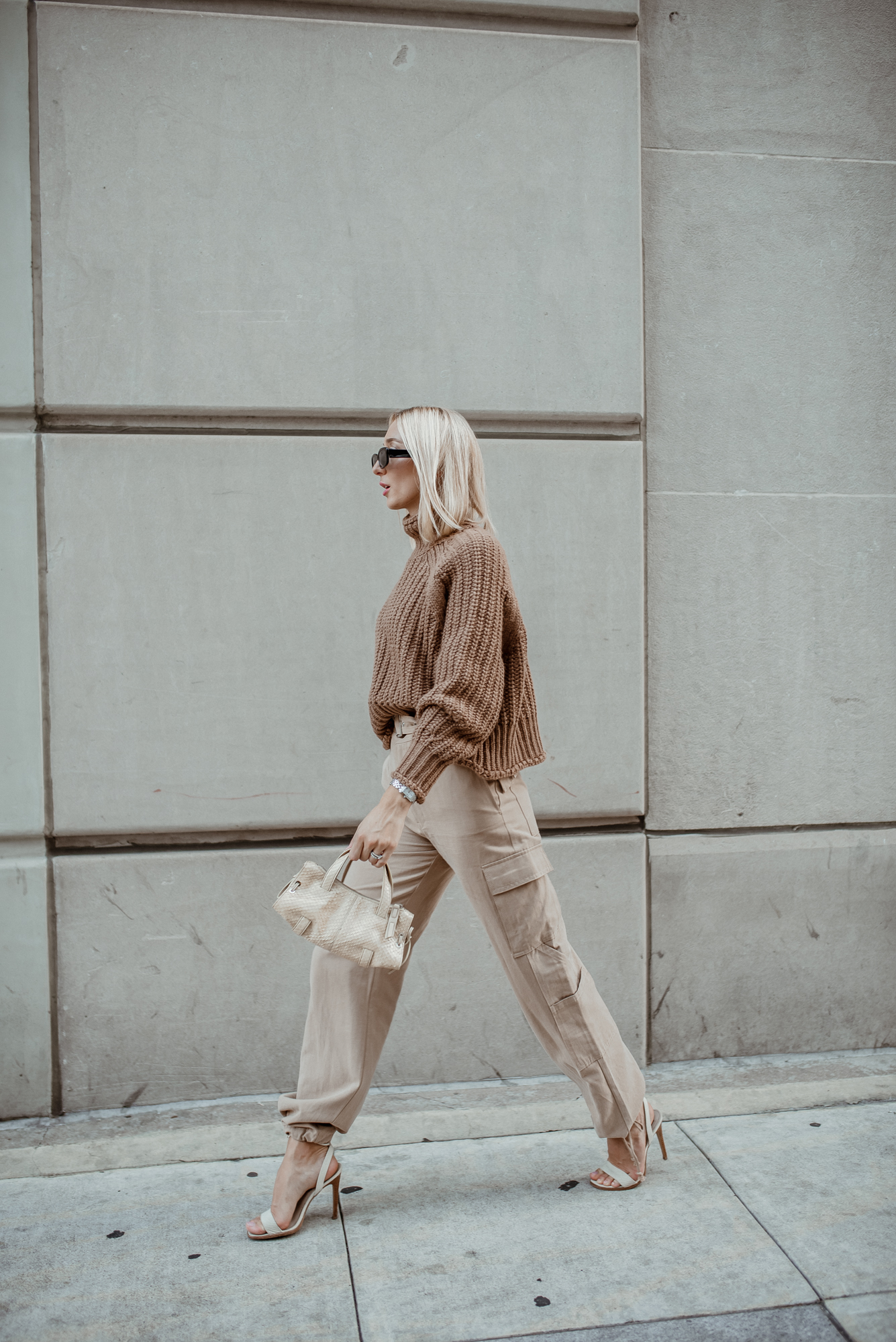 Autumn/ fall outfit 2019  Brown pants outfit, Cargo pants women