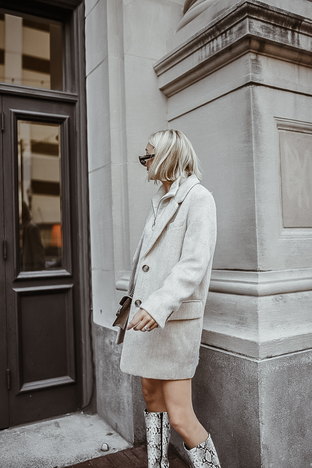 Short Winter Coat for Women: Monochromatic Outfit - Chiara